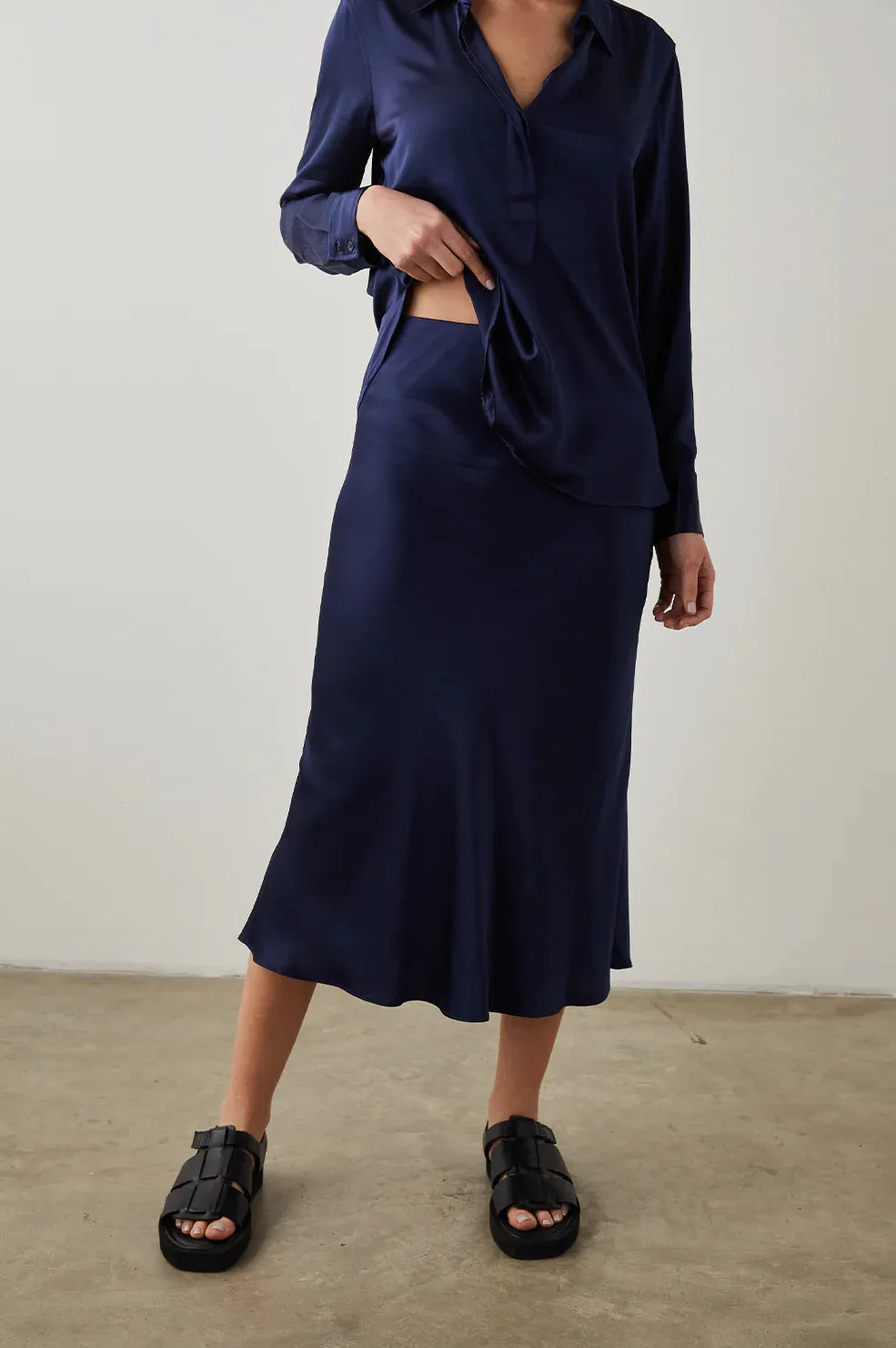 Anya Skirt in Navy