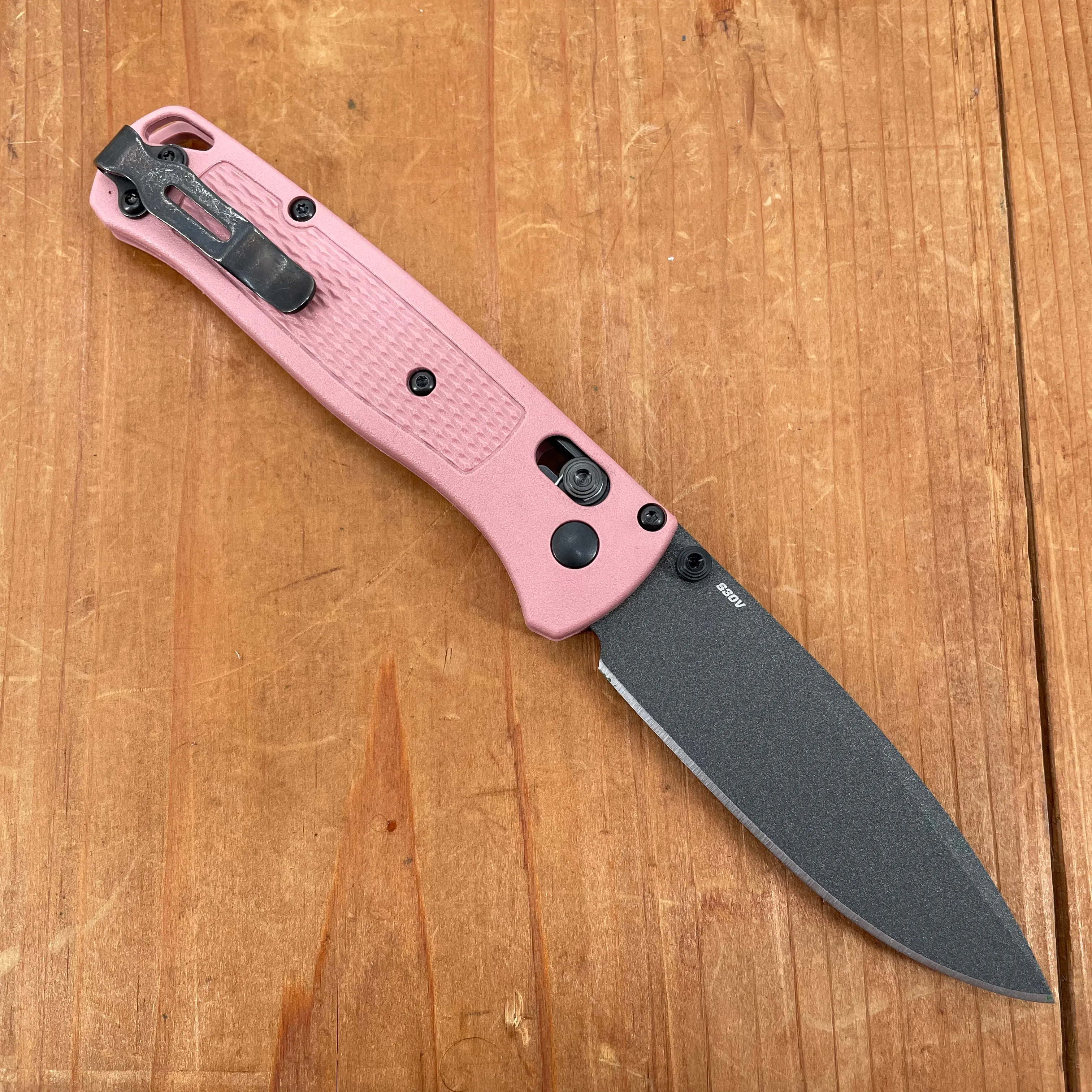 Benchmade 535BK-06 Bugout Drop Point CPM-S30V AXIS Lock Alpine Glow Handle