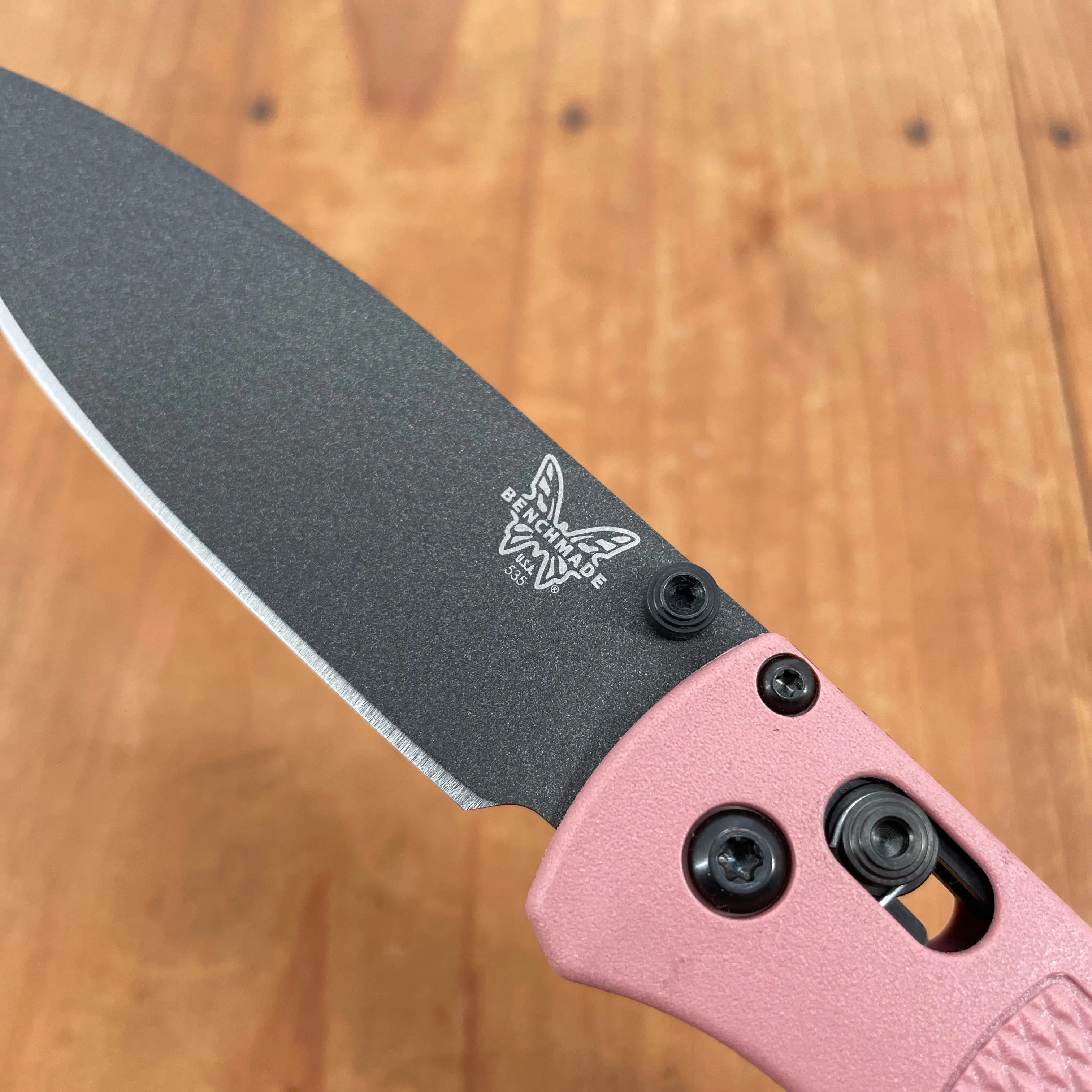 Benchmade 535BK-06 Bugout Drop Point CPM-S30V AXIS Lock Alpine Glow Handle