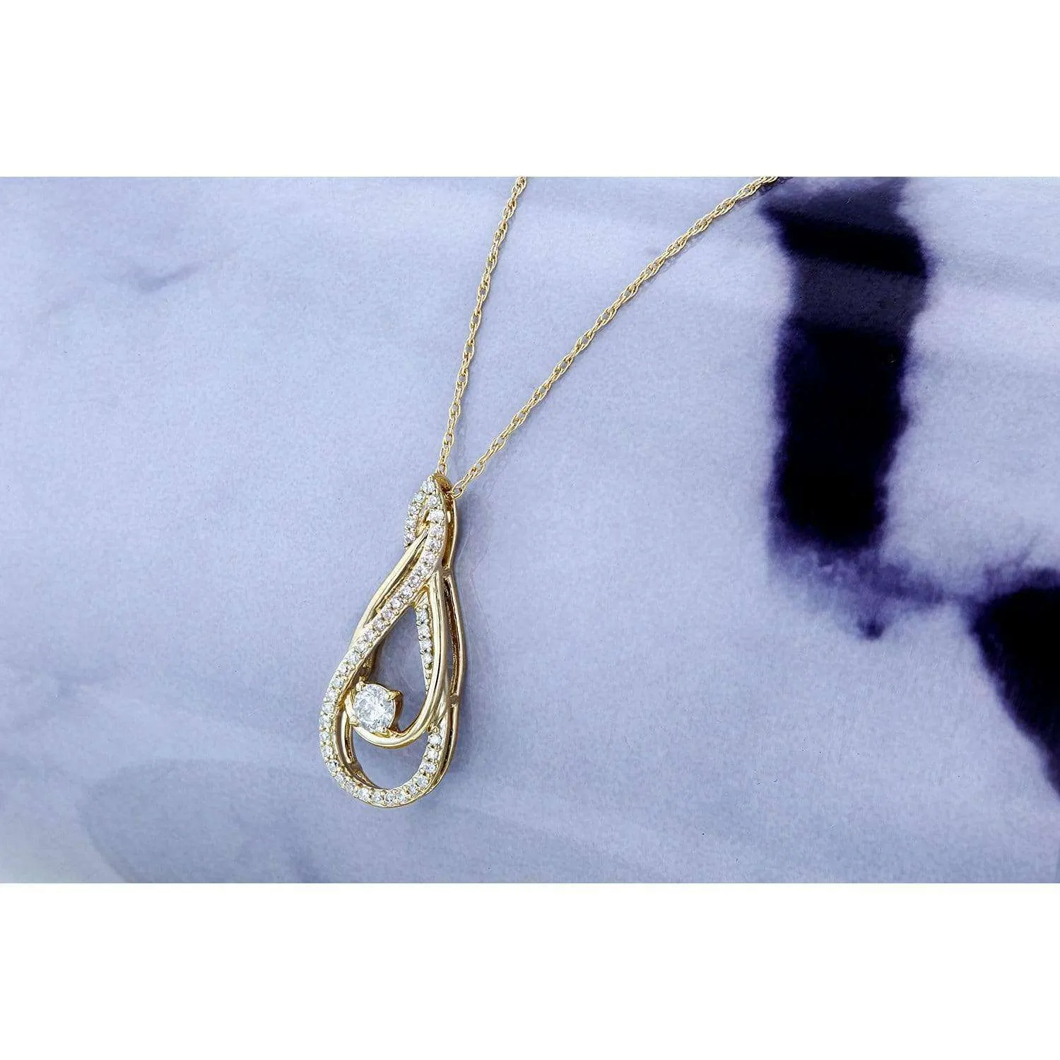 Diamond Looping Pendant and Chain 1/4ct TDW in 10k Gold