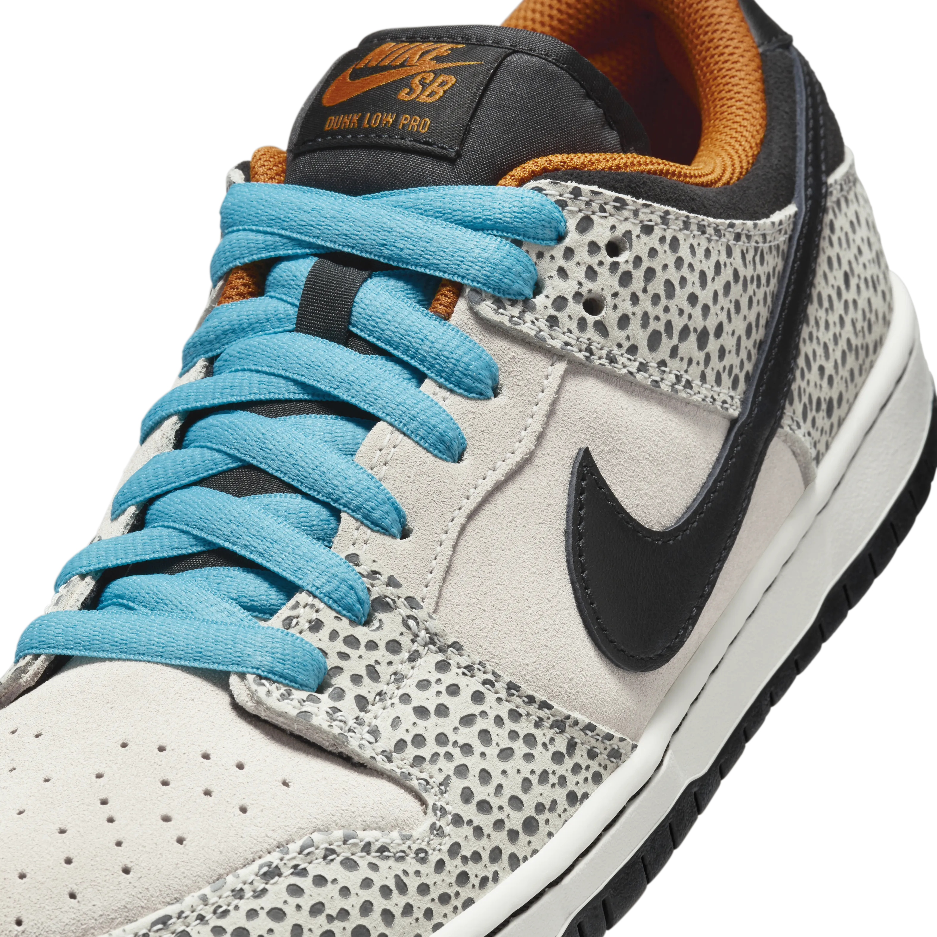 Nike SB Dunk Low Pro Electric Skate Shoes