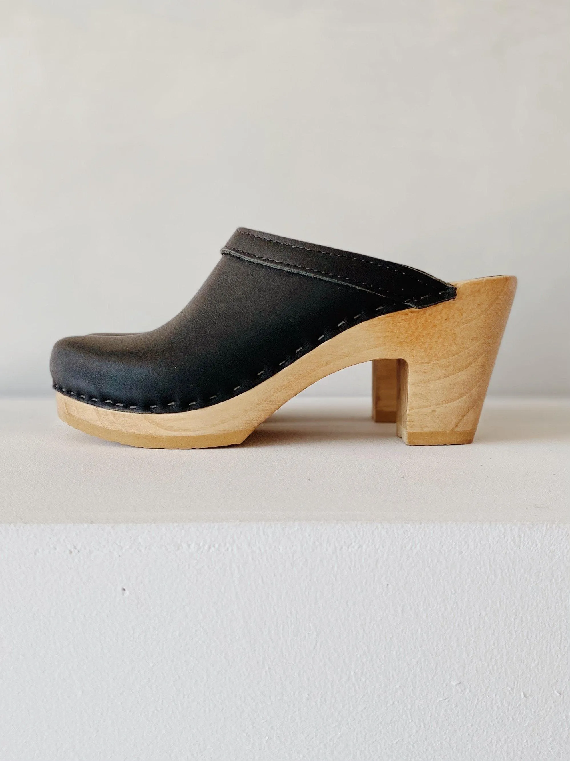 old school clog on high heel in black