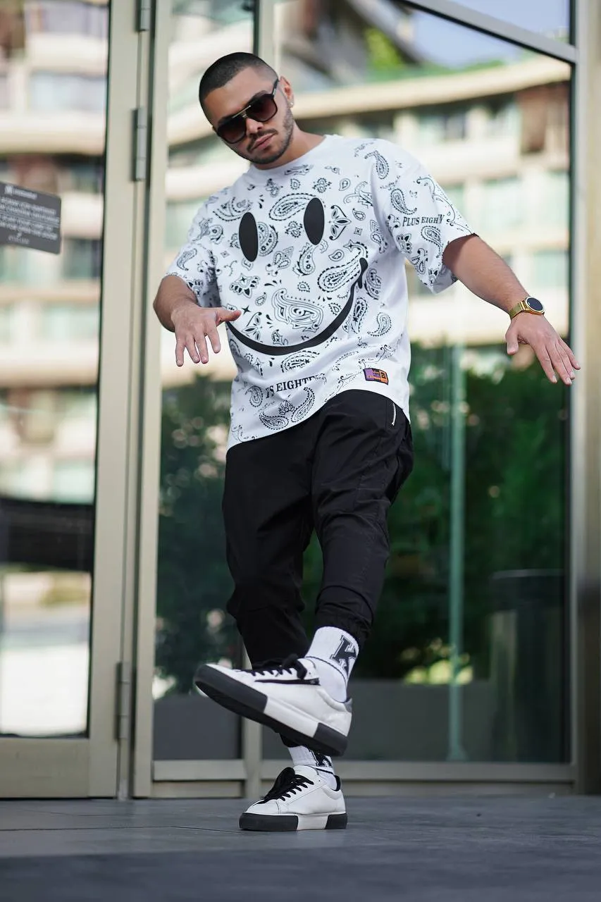 Sneakerjeans White Smiley Printed Oversize T-Shirt PE01