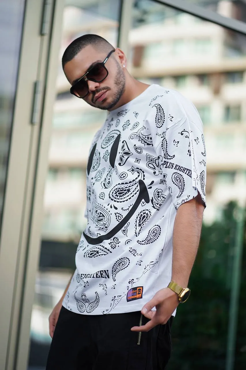 Sneakerjeans White Smiley Printed Oversize T-Shirt PE01